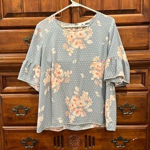 Rose + Olive Short Sleeve Blouse with Ruffle and Scallop Detail Size L Large